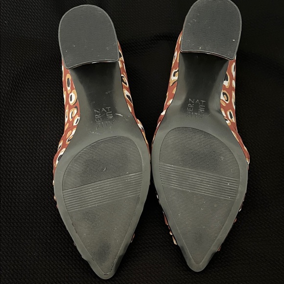 Chunky Heel Pumps - Picture 4 of 8